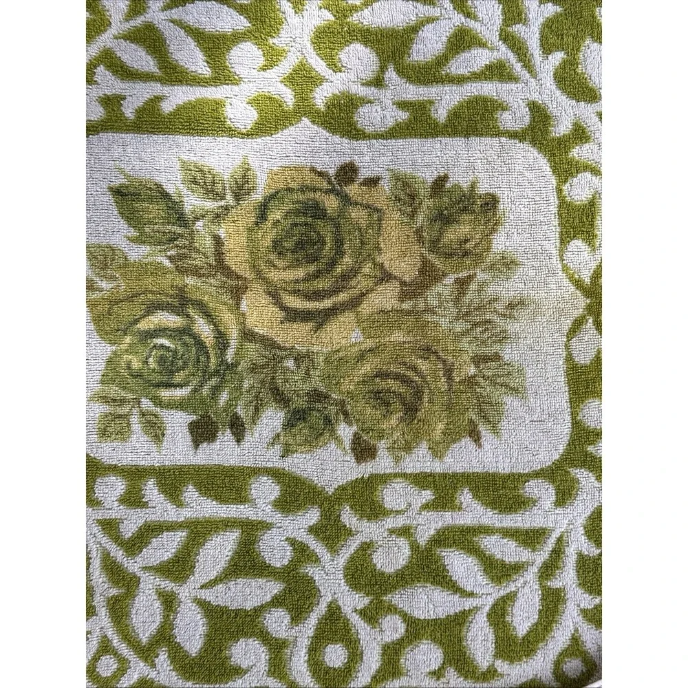Vtg 70s Avocado Green Floral Damask Bath Towel 21x42 Cotton Terry MCM Retro